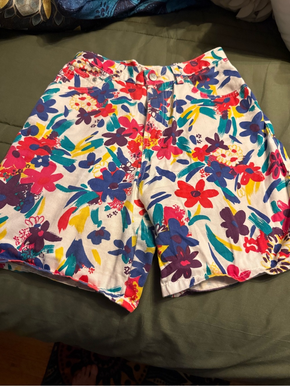 Vintage 1990 size 5 Sasoon floral Bermuda shorts